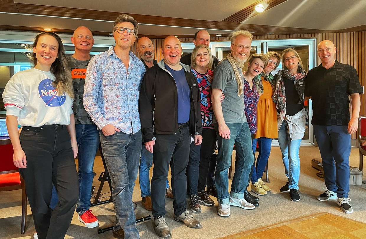 Mit dabei beim dänisch-deutschen Schlager-Camp (von links): Linda Stark, Sten Lindegaard, Søren Sebber Larsen, Jens Tolsgaard, Micael Castor Andersen, Michaela Christ, Ole Albrechtsen, Ras...