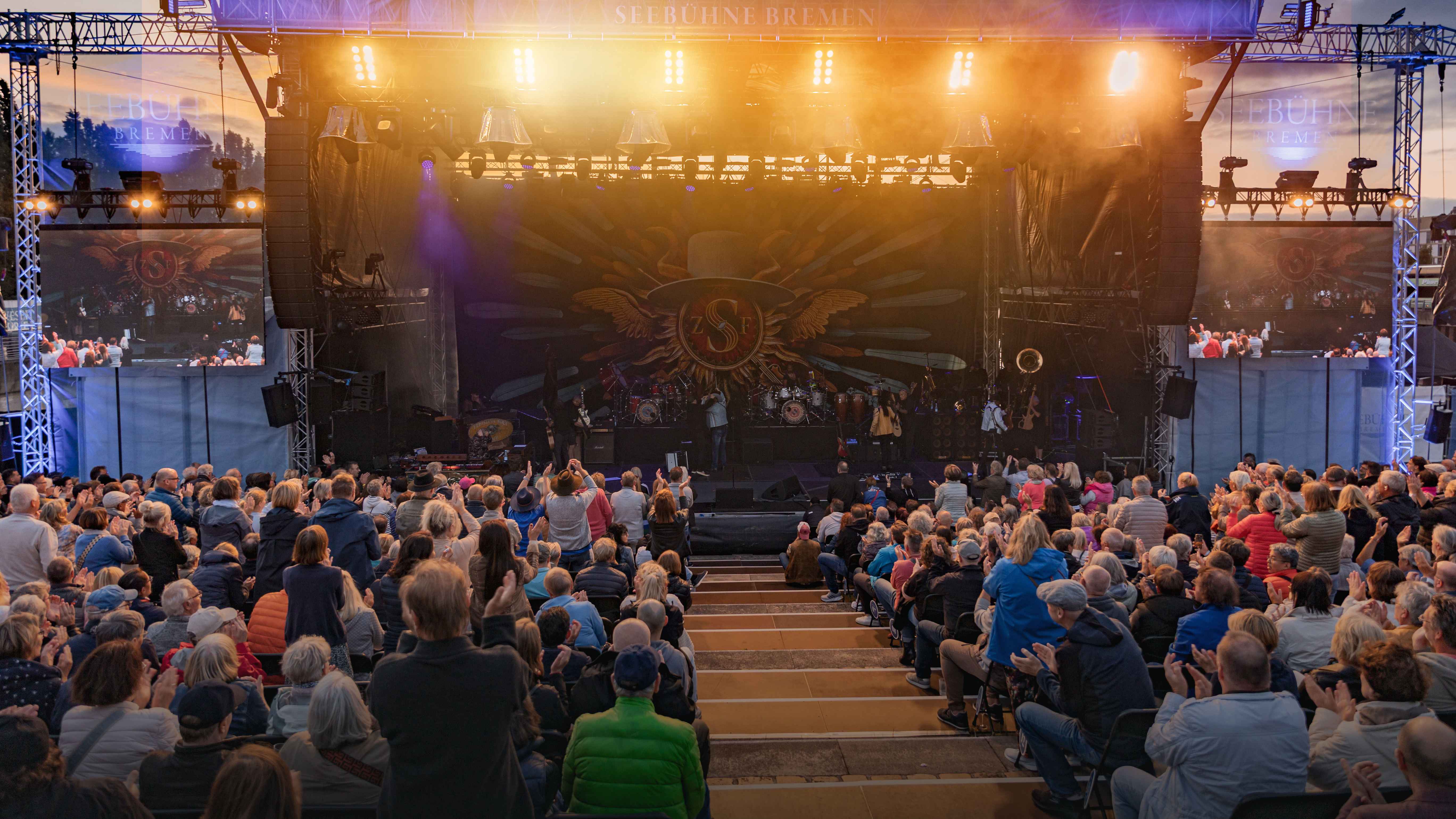 Zufrieden mit der Saison 2025: die Seebühne Bremen, hier beim Konzert von Zucchero.