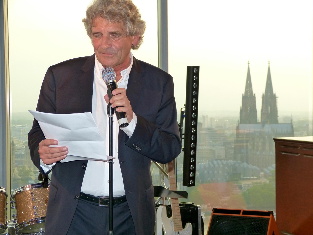 Ganz oben: Alexander Elbertzhagen begrüßt im 28. Stock die Gäste