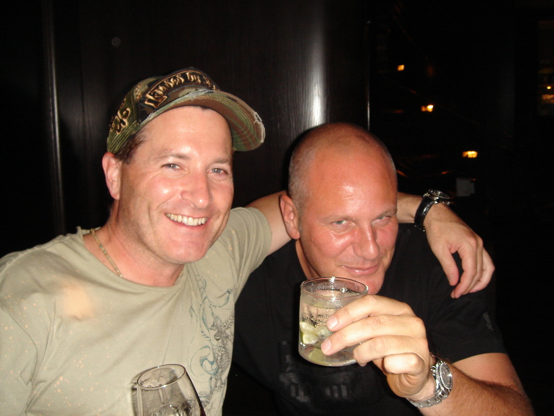 Beim Get-together in Bryan Adams' Steakhouse in Vancouver: Calvin Ayre, CEO und Gründer Bodoglife (l.), und Jörg Hacker