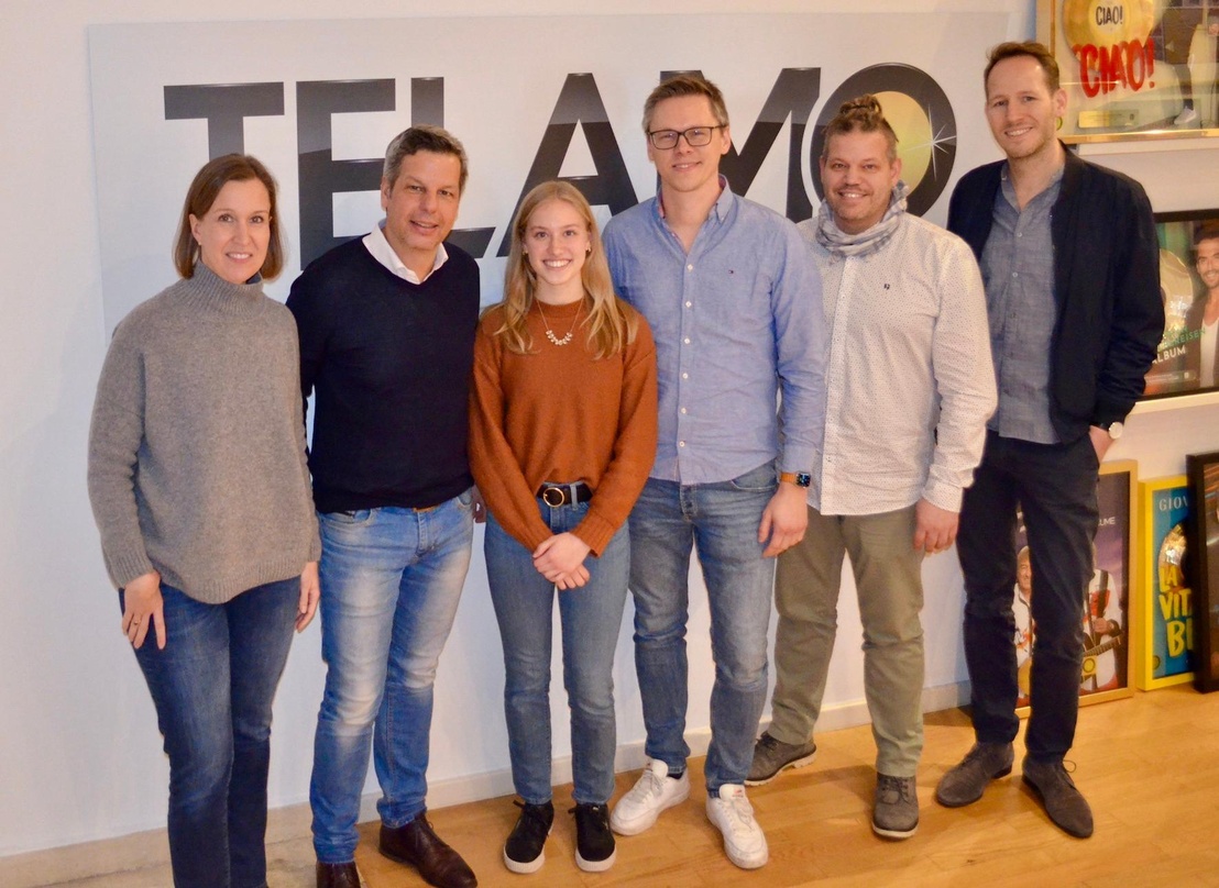 Trafen sich zur Vertragsunterzeichnung in München (von links): Birte Goldbrunner (Senior Director Marketing & Promotion Telamo), Ken Otremba (Geschäftsführer Telamo), Luna Klee, Chris Gron...