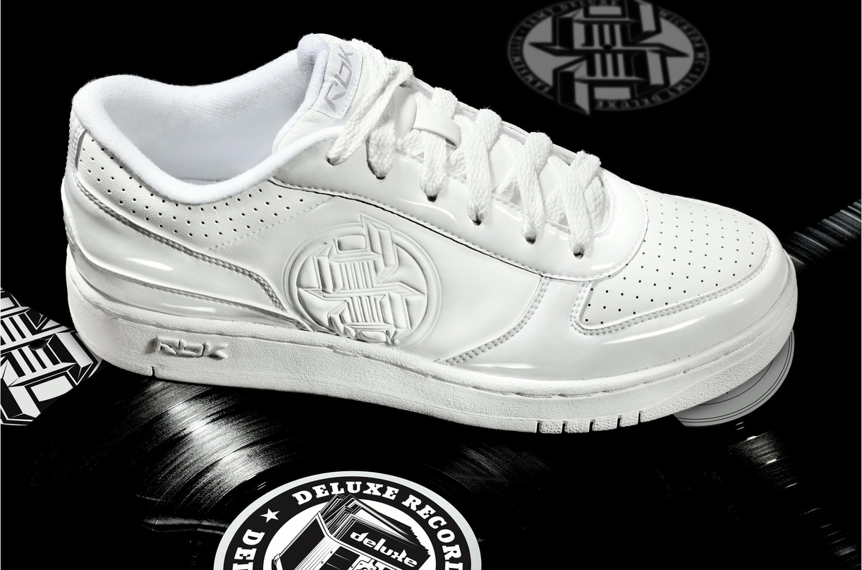 f1bbaa793232c2087e00270adda609a698eb4baa6e42e5f3749a341893dae4d5 Samys neuer Schuh: der Dlx II