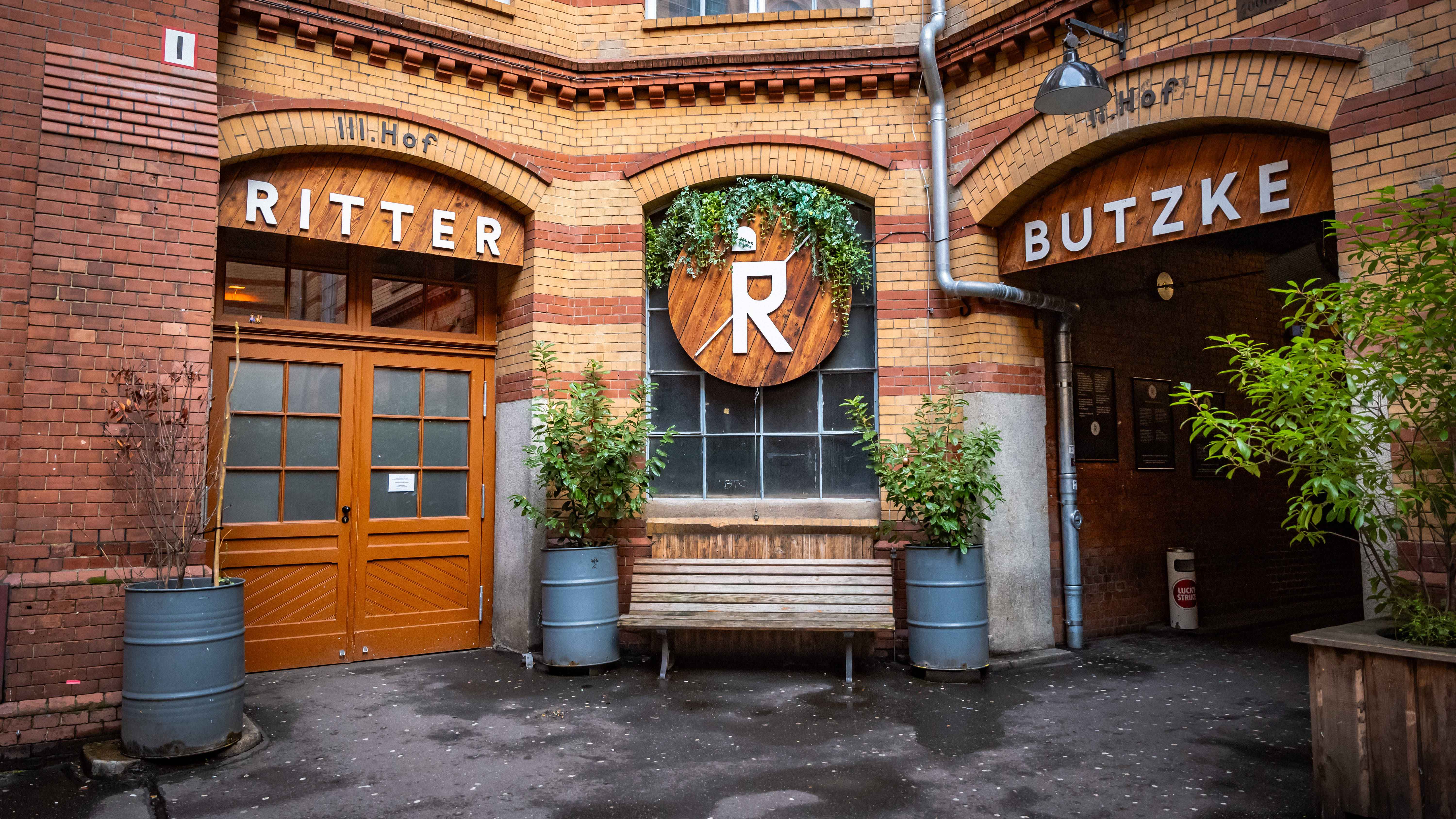 Diente als zentrale Kulisse des BDME: der Kreuzberger Club Ritter Butzke.
