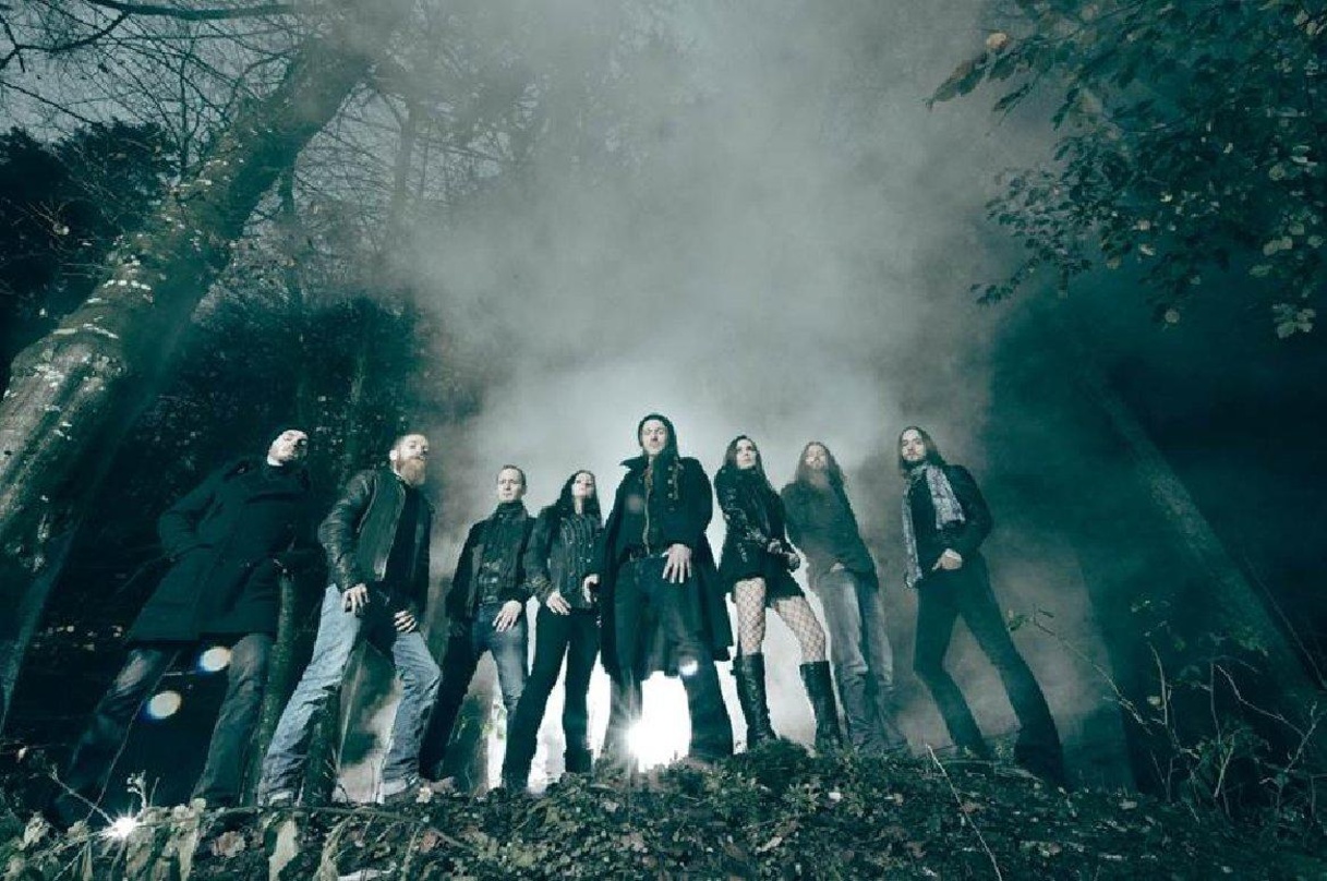 Landen ihre erste Nummer eins im Heimatland: Eluveitie