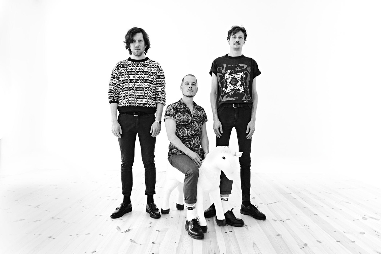 Neu bei Redfield Records: Tüsn aus Berlin