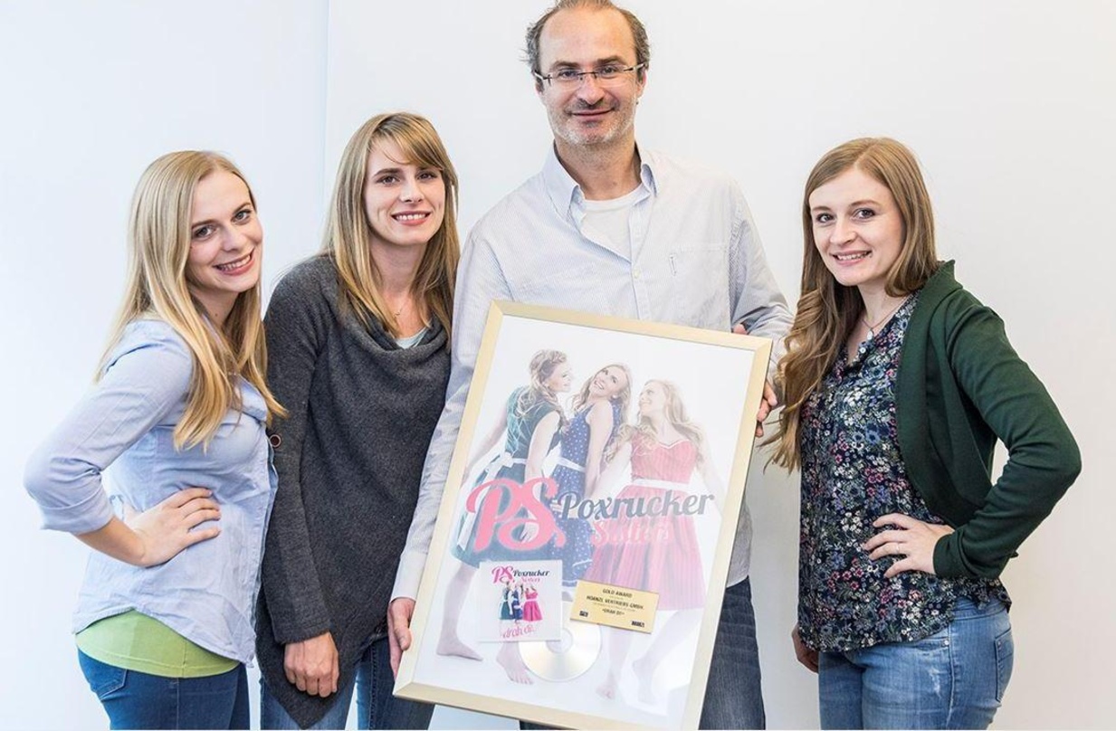 Feierten in Wien (von links): Magda und Christina Poxrucker sowie Georg Hoanzl (Geschäftsführer Hoanzl) und Stefanie Poxrucker