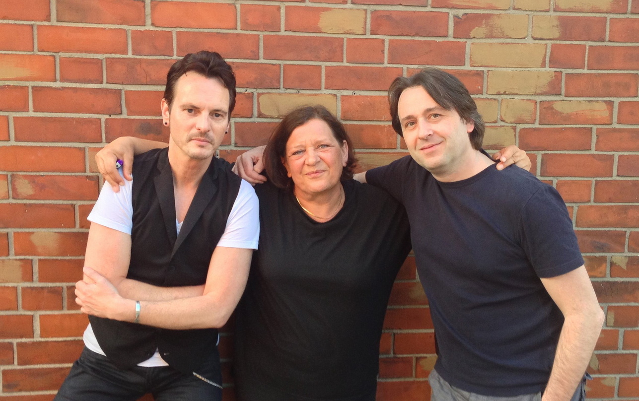 Wieder vereint (von links): Eric Burton, Ute Behr (beide Schubert Music Publishing) und Sandi Strmljan