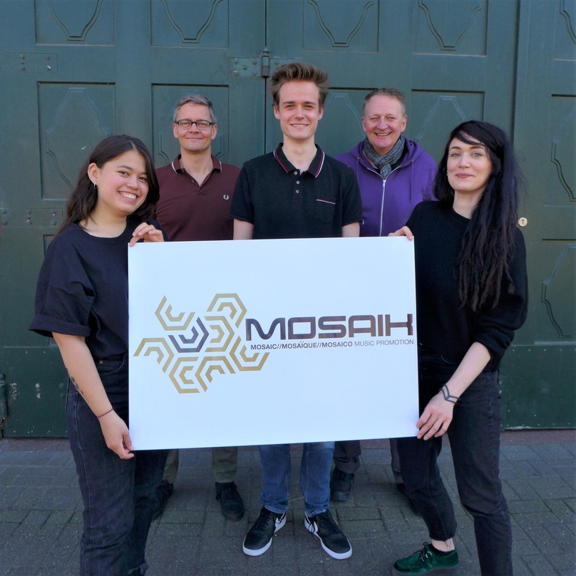 Verstärken die Promotion-Aktivitäten (von links): Sarah Rückborn (Social Media Marketing Assistance Mosaik Music), Holger Fleder (Geschäftsführer Broken Silence), Ben Sorgenfrei (Head of M...