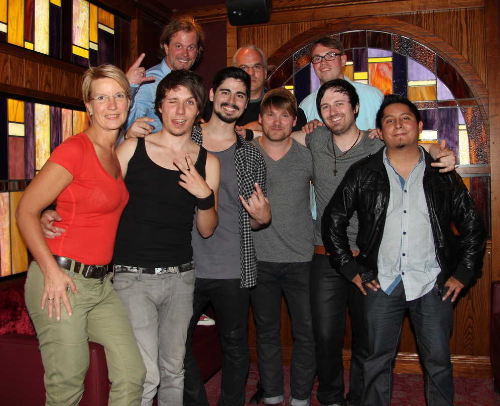 Nach dem Showcase-Konzert im Hard Rock Cafe München: Stereotide und ihr Team