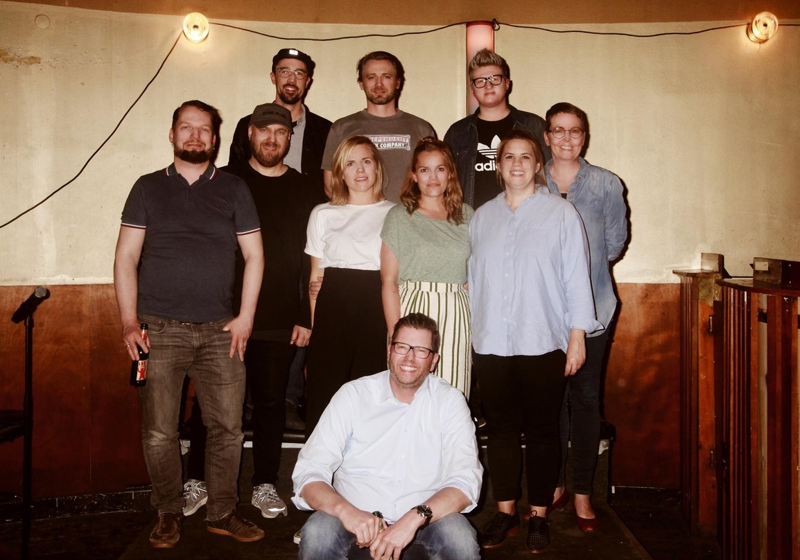 So sieht der Vorstand des Vereins zur Förderung der Popkultur derzeit aus (hintere Reihe, von links): Tobias Zumak, Ben Rodenberg und Danijela Kufner sowie (mittlere Reihe) Eric Landmann, ...