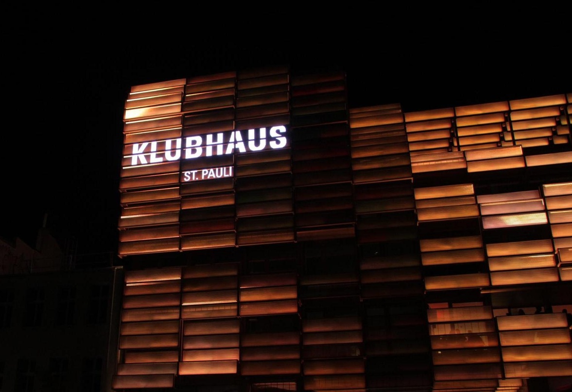 Hier schlägt seit 2015 das Herz des Reeperbahn Festivals: das Klubhaus St. Pauli am Spielbudenplatz