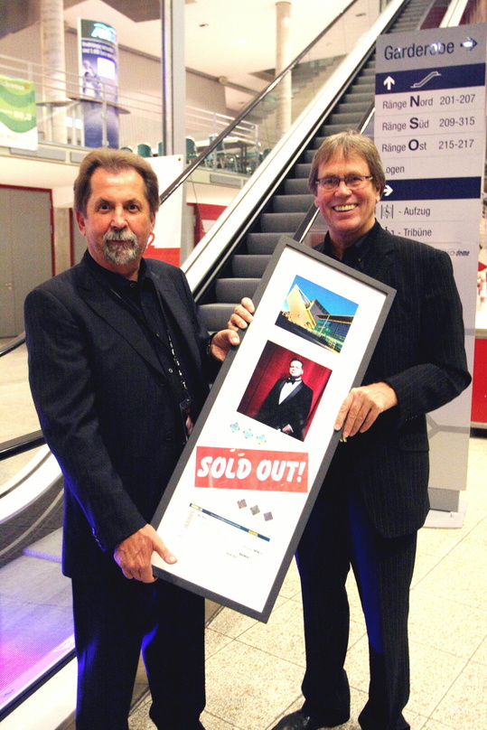 f41e4b26d27982ffba55fdf0f114fe584a1e8e6186c9853d460dfb107a1be1f4 Bei der Award-Übergabe: Lothar Behnke (l.) und Claus Kleyboldt