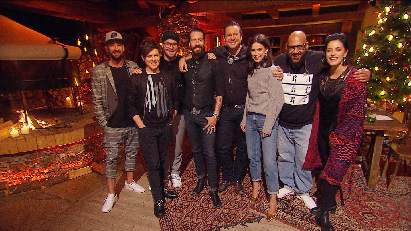 Im Eiltempo auf eins: das diesjährige "Sing meinen Song"-Team, bestehend aus (von links) Gentleman, Michael Patrick Kelly, Mark Forster, Alec Völkel, Sascha Vollmer, Lena, Moses Pelham und...