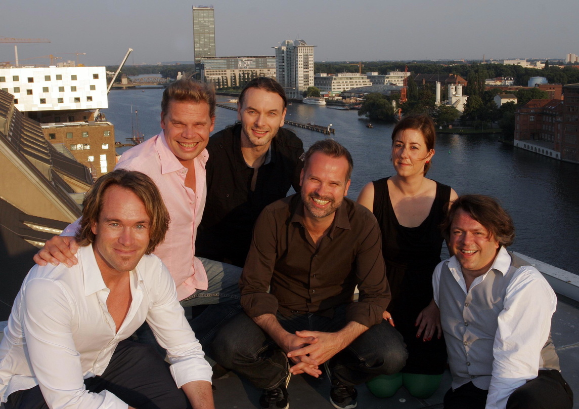 Den Vertriebsdeal besiegelten (von links): Holger Wustlich (Director Sales & Marketing Universal Music Vertrieb), Tom Bohne (Senior Vice President Universal Music), Markus Riedler (CEO Nap...