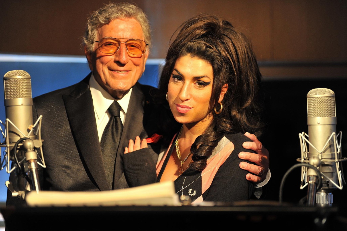 Mit 85 erstmals ganz oben in den US-Album-Charts: Tony Bennett, hier mit Duettpartnerin Amy Winehouse