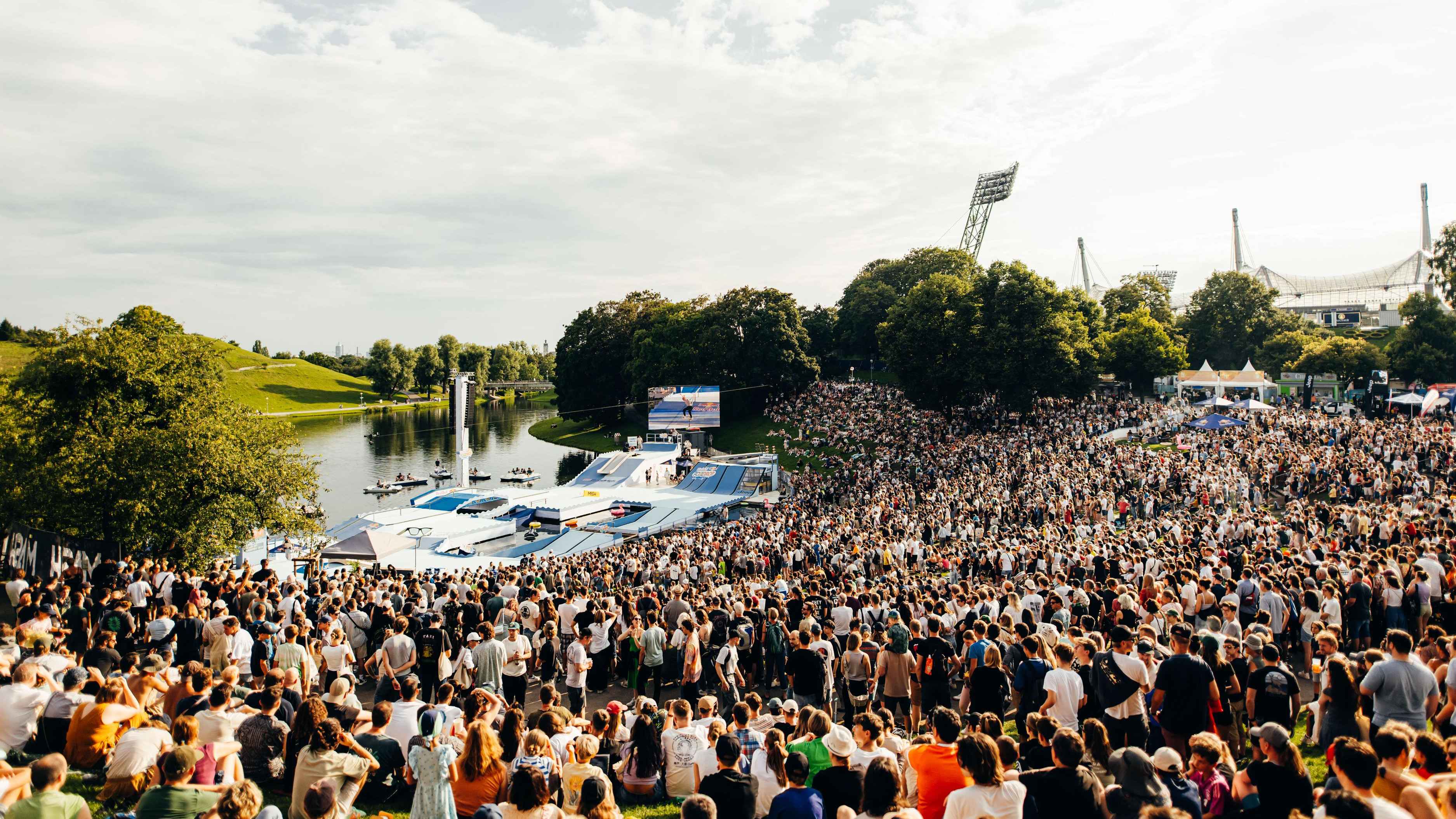 Es war voll im Olympiapark 2024: Fans bei einer Skate-Sportveranstaltung.