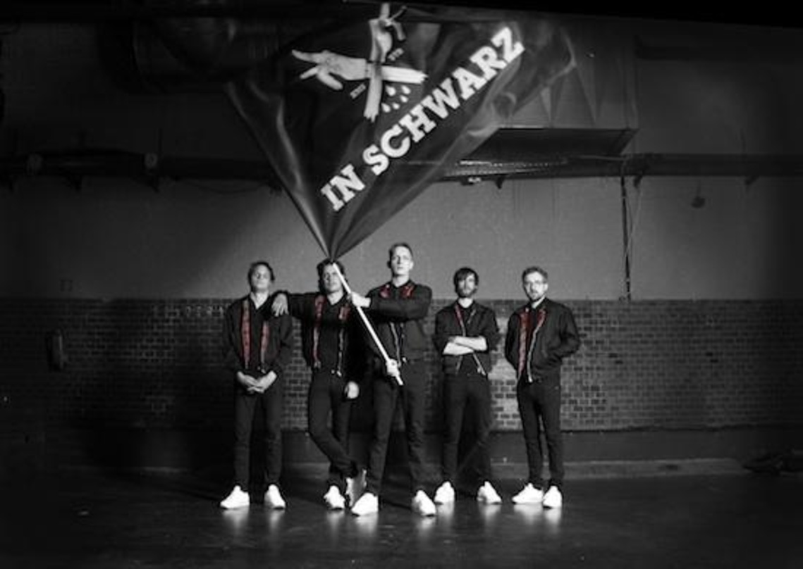 Gehen mit wehenden Fahnen auf Tour: Kraftklub