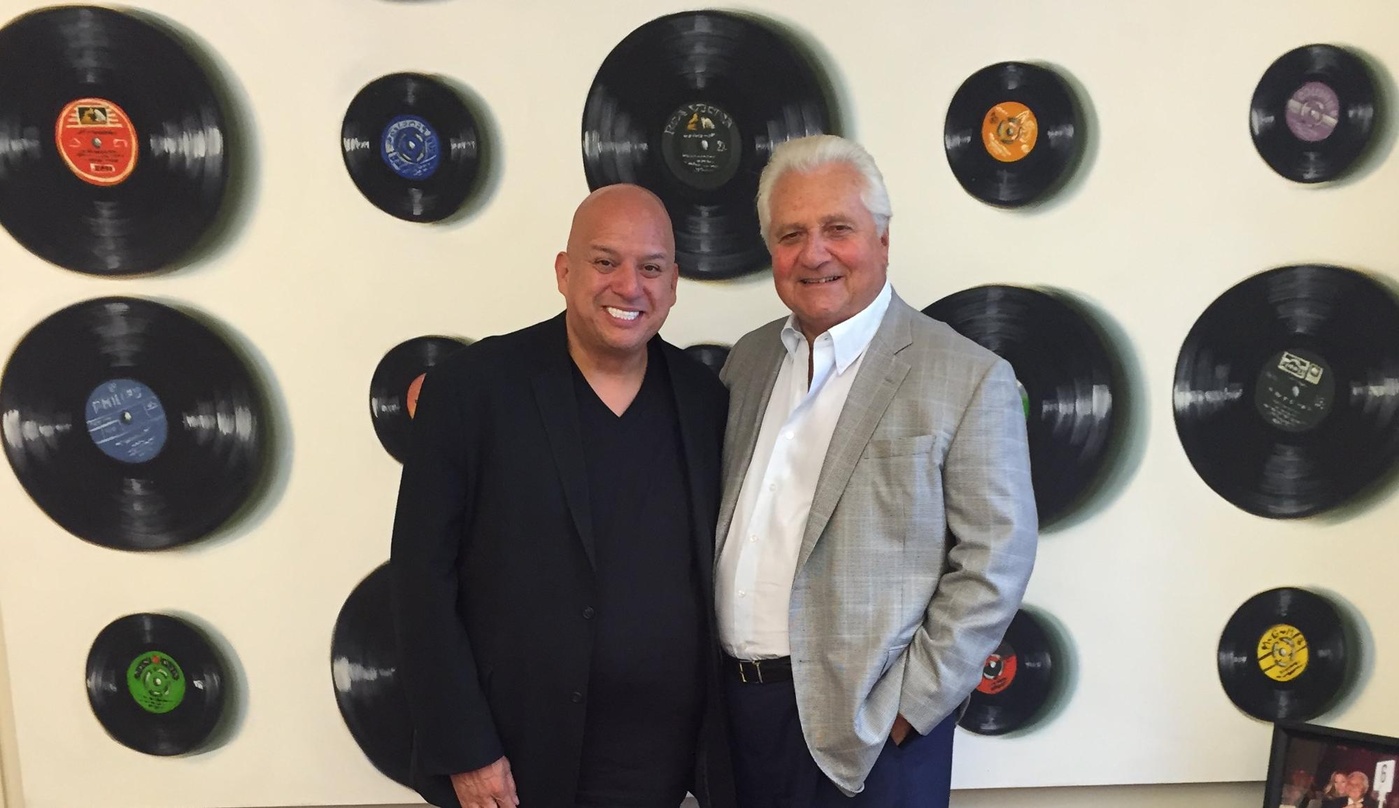 Mischt weiter in führender Position im Musikgeschäft mit: Martin Bandier (rechts), hier bei der Bekanntgabe eines Joint Ventures mit Charles Chavez und dessen Unternehmen Latium Entertainm...