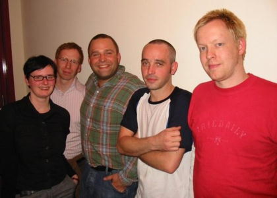 Freuen sich auf die Zusammenarbeit: Vertreter von edel, ulfTone und Band