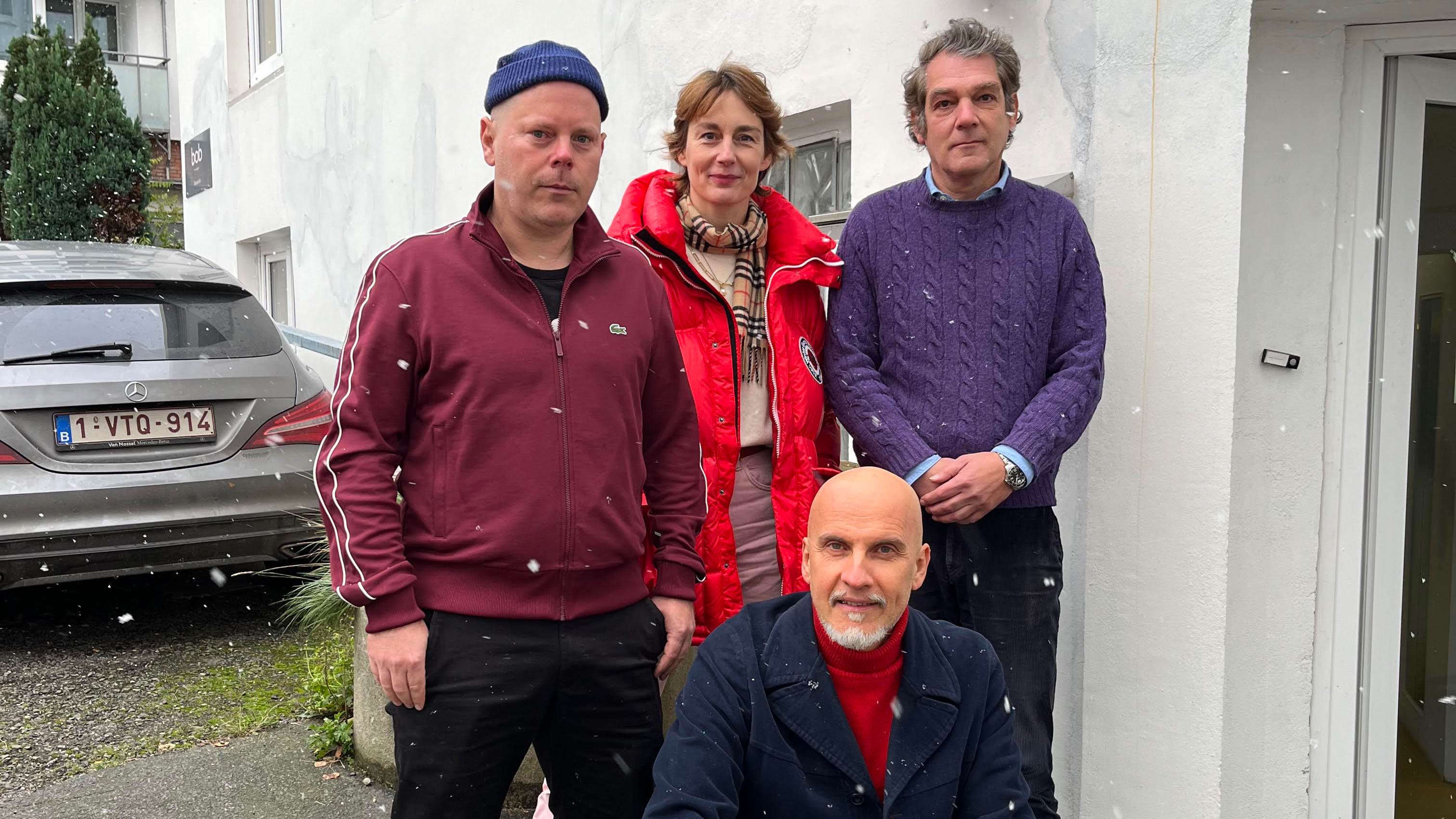 Veröffentlichen am 26. April auf Buback Tonträger das Album "Disneyland After Dark" (hinten, von links): König Boris, Friederike Meyer und Thorsten Seif (beide Buback) sowie (vorn) André L...