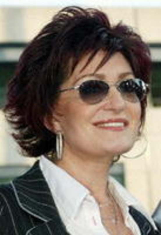 Sammelt Geld für Flutopfer: Sharon Osbourne