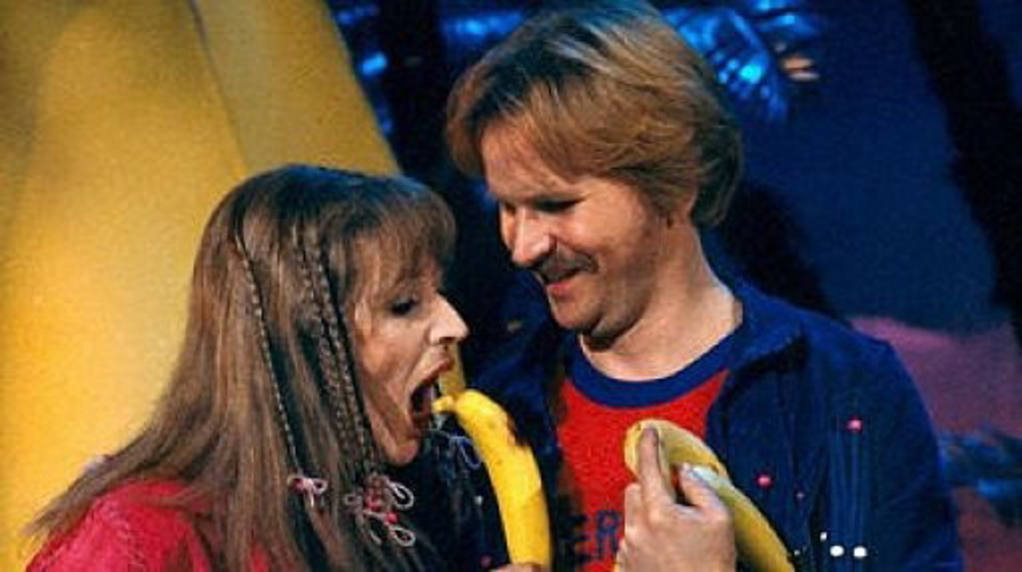Ihre Show erscheint auf DVD: Frank Zander und Helga Feddersen als Moderatoren der "Plattenküche"
