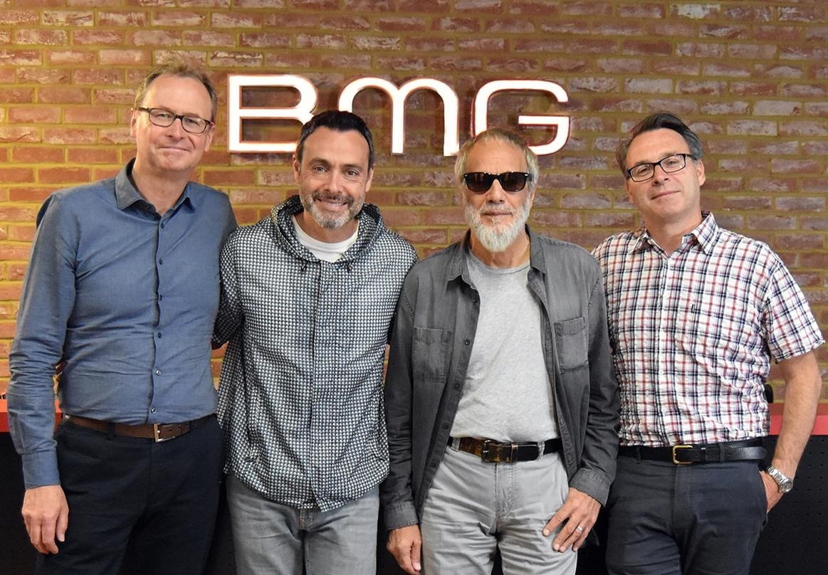 f937d903d86798a91b5617f8a3341f17913c98827d618b41e5a241003bb29234 Weiten ihre Partnerschaft aus dem Bereich Publishing nun auch auf Recorded Music und audiovisuelle Inhalte aus (von links) Peter Stack (BMG EVP Global Catalogue Recordings), Zach Katz (Pre...
