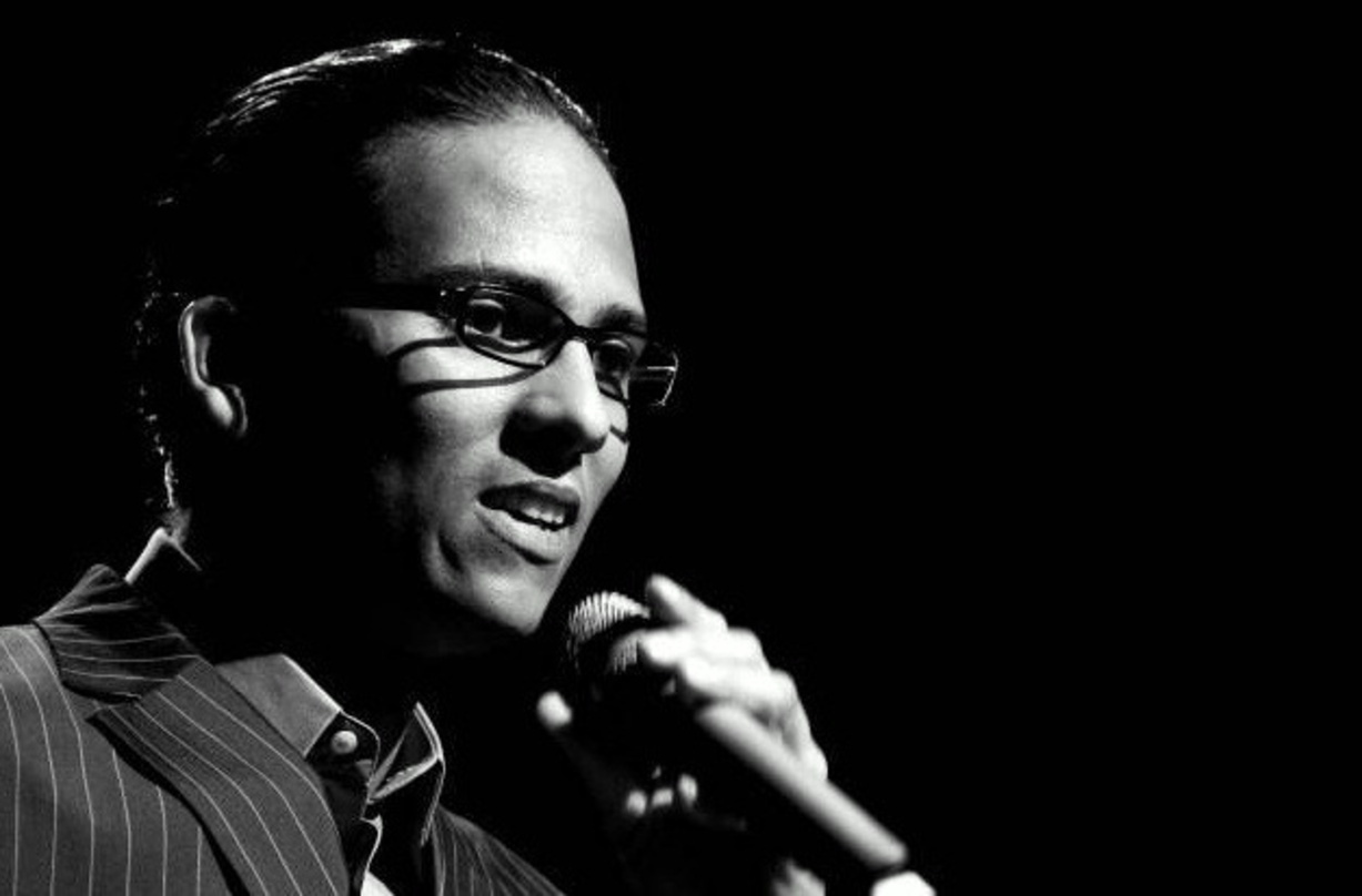 Singt bei MTV Unplugged solo und mit Band: Xavier Naidoo
