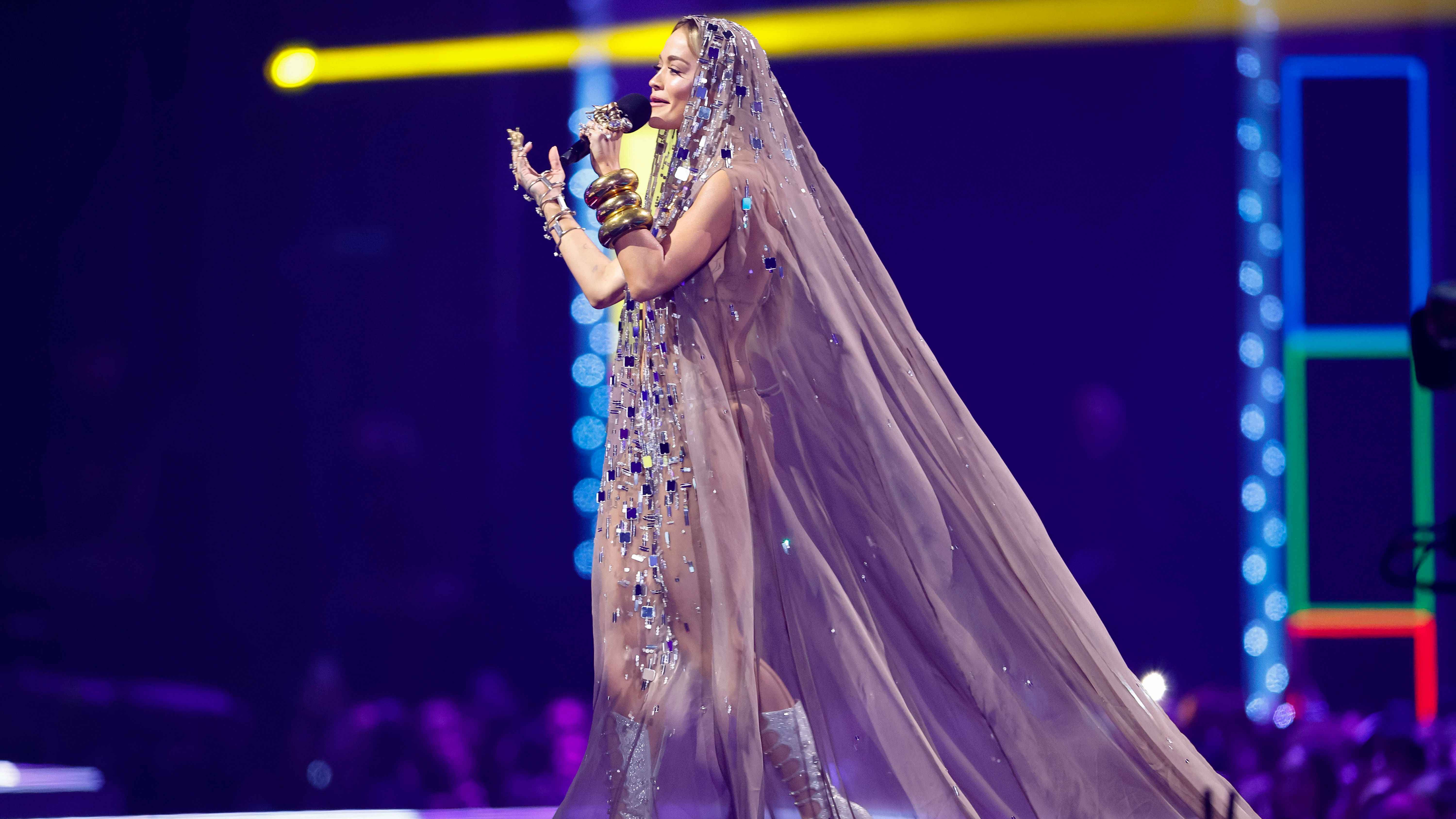fa4a8fe1 ad21 44fe 9d22 af9b54c4fa81 Führte bereits zum dritten Mal durch den Abend: Musikerin Rita Ora.