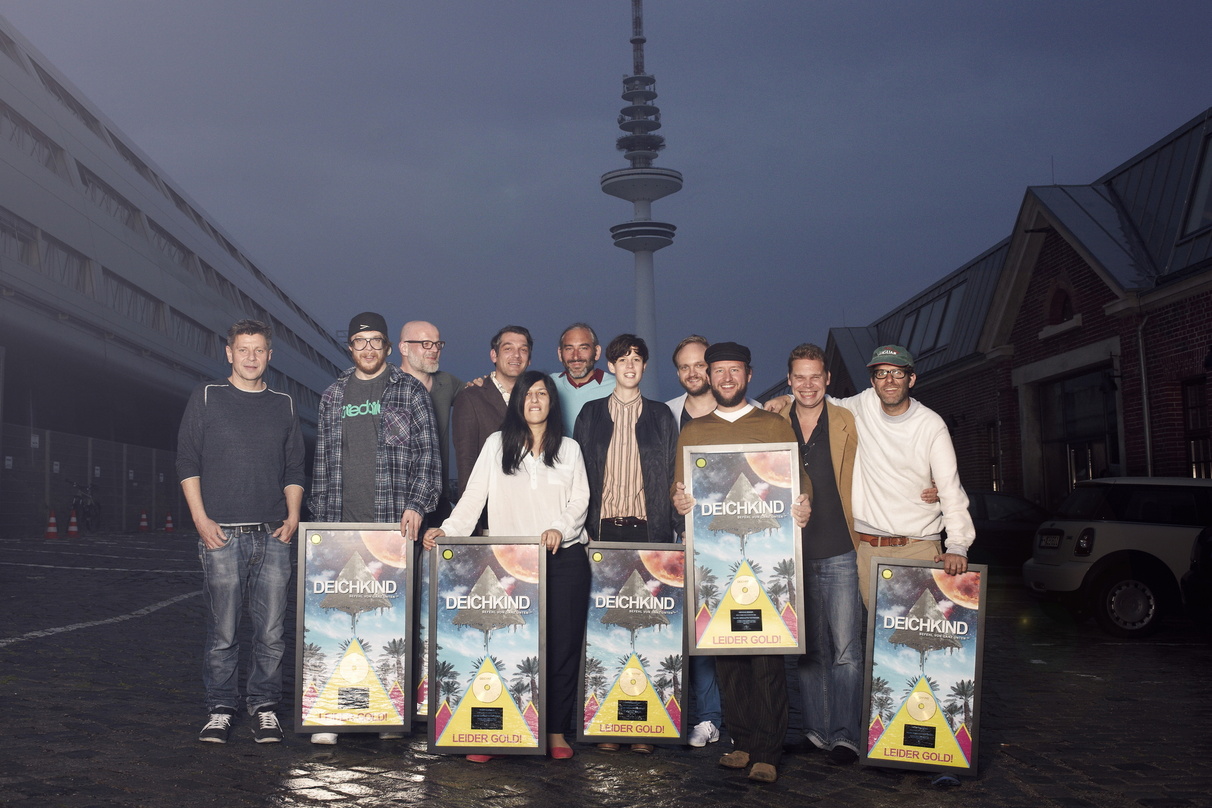 Schielen mit Dreifach-Gold im Gepäck schon Richtung Platin: Universal Music und Deichkind