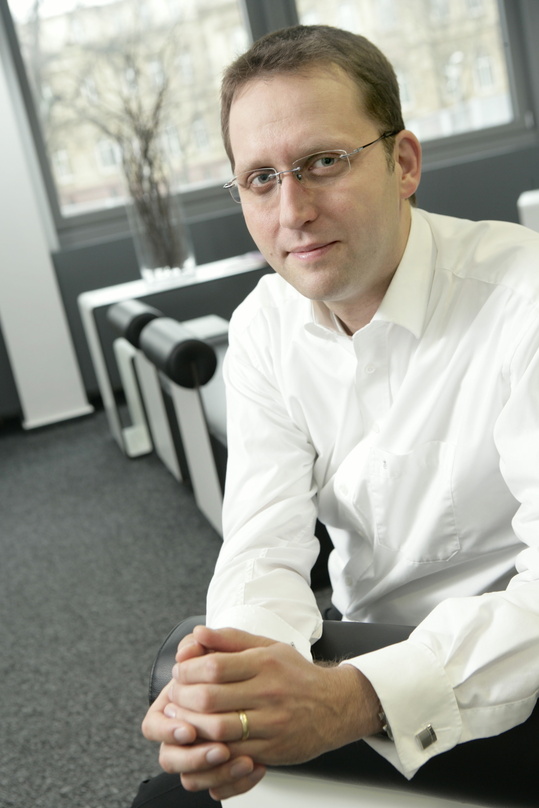 Mahnt auch Privatnutzer ab: Rechtsanwalt Peter Nümann