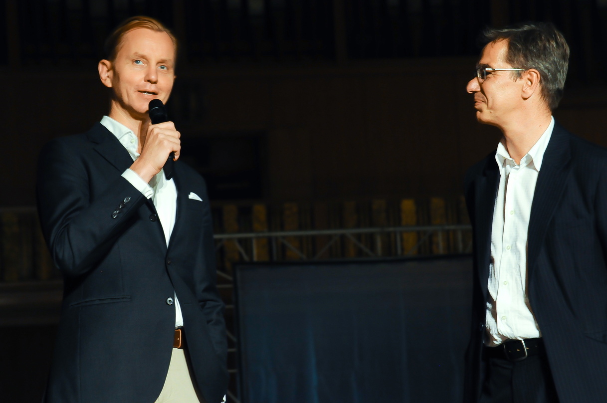 fad9a3ed5fceab9e69f2f80781c575fd20470baf1cf63c349019ace11919bfbb Spannende Vorschau: Max Raabe und Christian Kellersmann (r.)