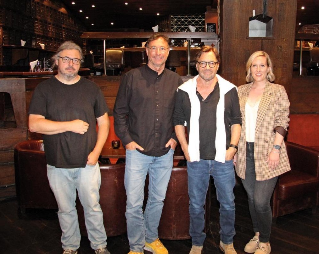 Beim Videodreh im Bayerischen Hof (von links): Michael Schurr (Artist M.S.), Claus Lehner (Silverpark) , Al Di Meola und Teresa Anneser.(Artist M.S.).