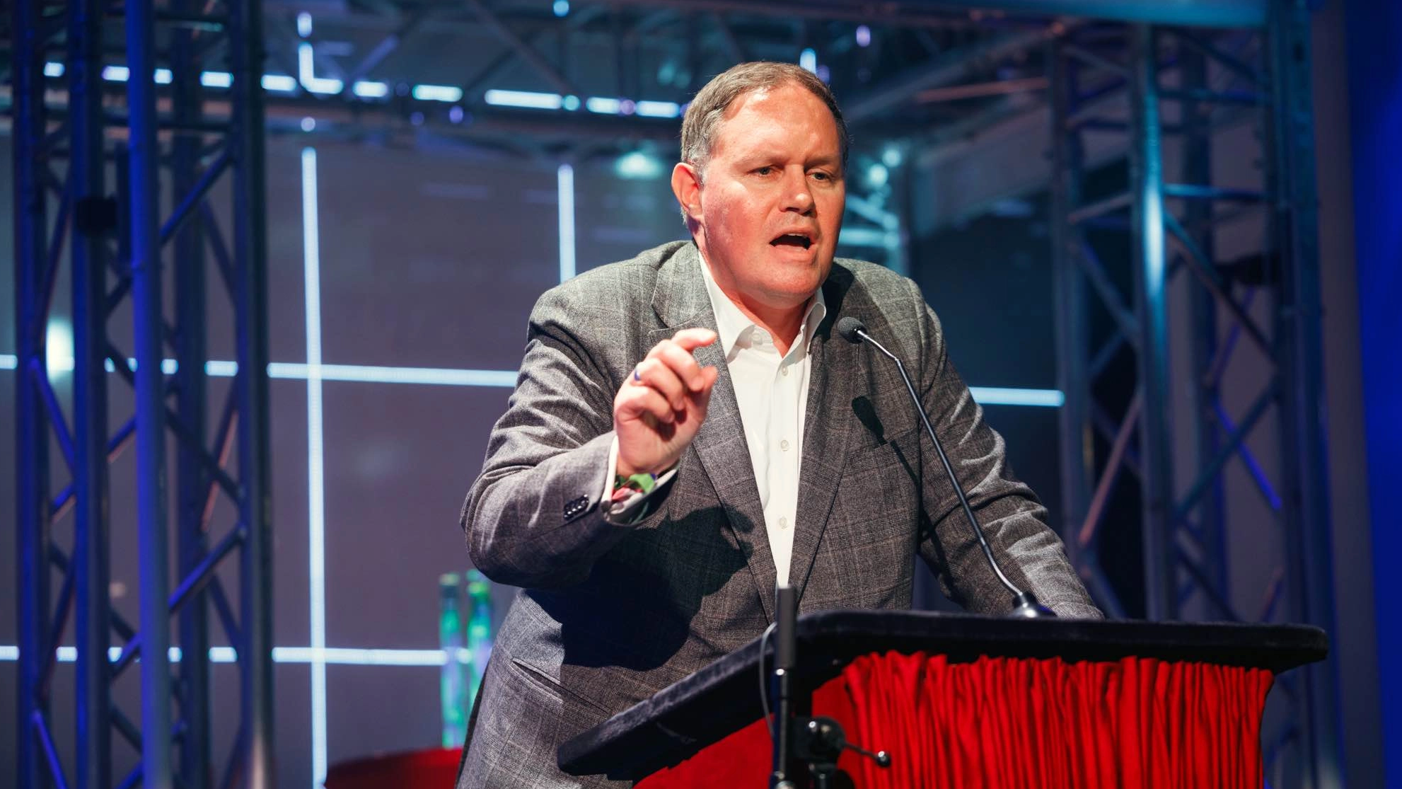 Will Hamburger Kultursenator bleiben: der SPD-Politiker Carsten Brosda, hier bei der zwölften Verleihung der VIA Awards im September im Rahmen des Reeperbahn Festivals und der VUT Indie Days.