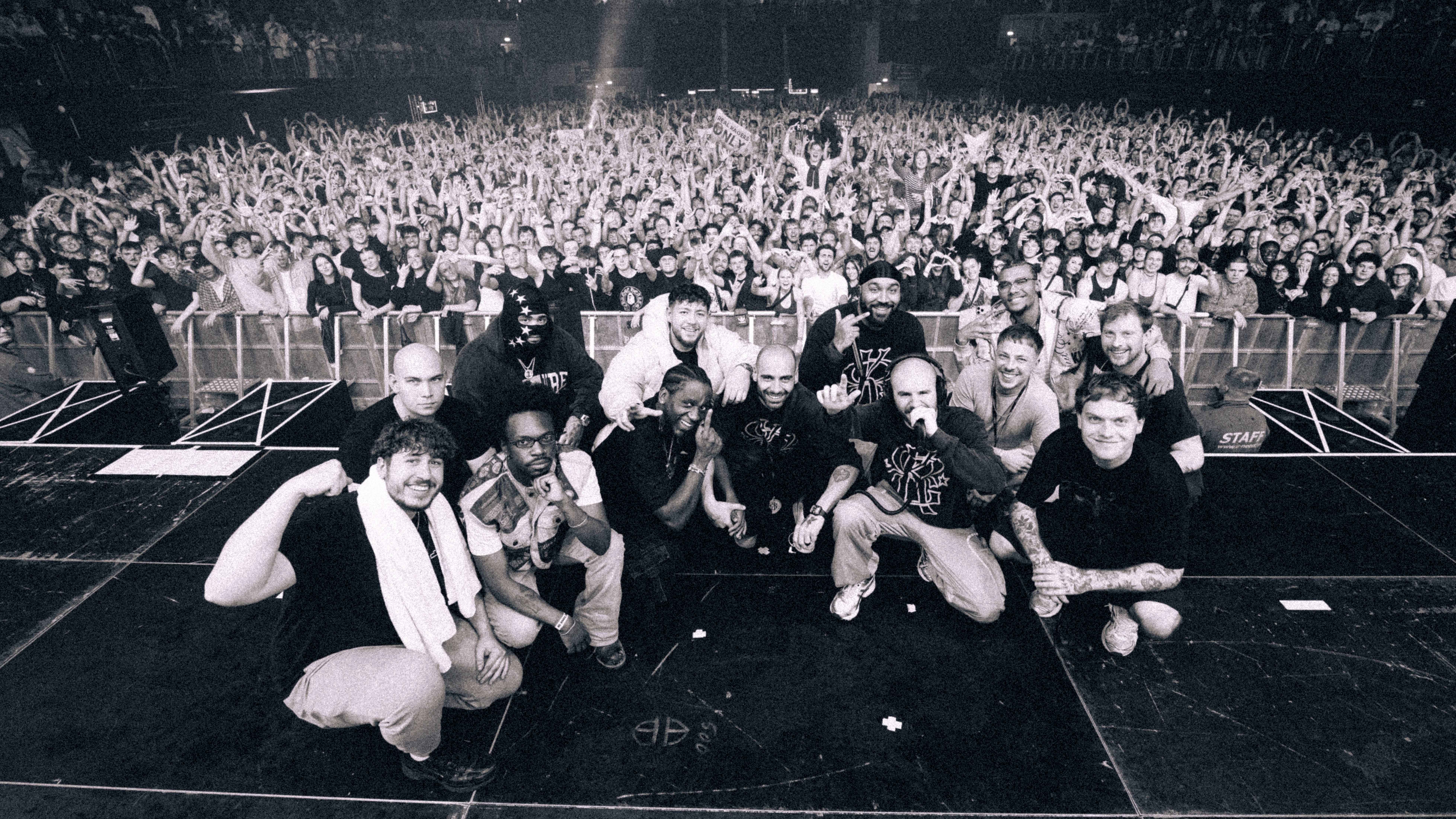 Feierten den Tourabschluss in Hannover: OG Keemo, Funkvater Frank und die Tour-Crew.