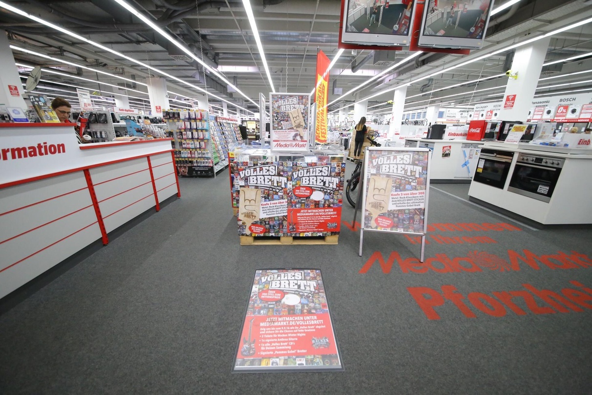 So sieht es am Point Of Sale aus: eine Verkaufsstation der Warner-Aktion "Volles Brett" bei Media Markt