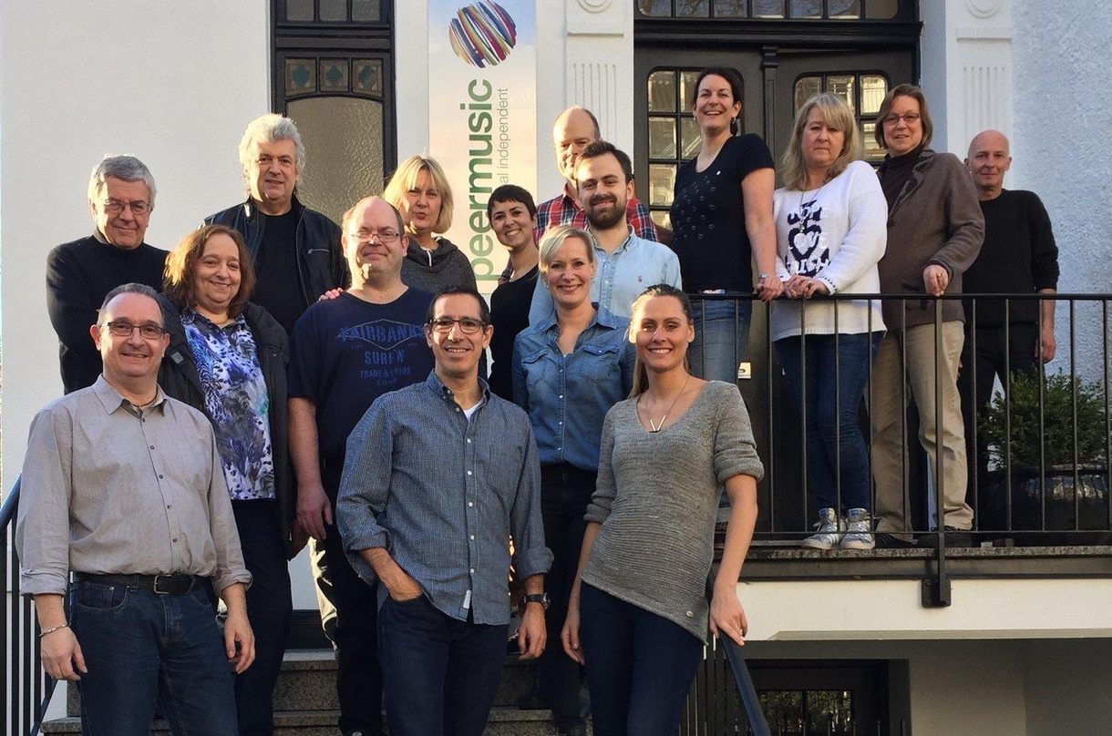 Angekommen am neuen Firmensitz (hinten, von links): Michael Böttcher (A&R Consultant), Hans-H. Cuny (Senior Creativ Director), Christiane Hansen (Copyright Manager National), Lana Zickgraf...