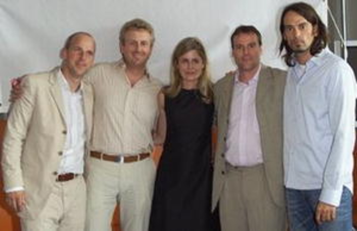 Machen mobil (v.l.n.r.): Schulz, Luelsdorf, Sabine Anger (VP Content & Media Alliances T-Mobile), Richard Ganter (VP Content Marketing Universal Music) und König