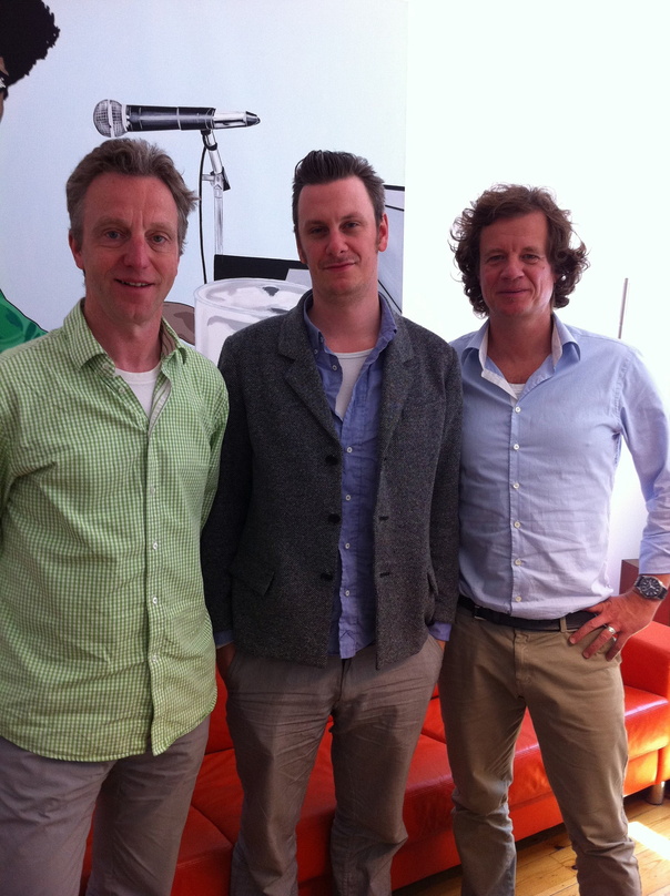 Machen gemeinsam Guerilla Entertainment (v.l.n.r.): Konrad von Löhneysen und Konrad Sommermeyer, hier mit Rechtsanwalt Andreas Lichtenhahn (Sasse & Partner Rechtsanwälte)