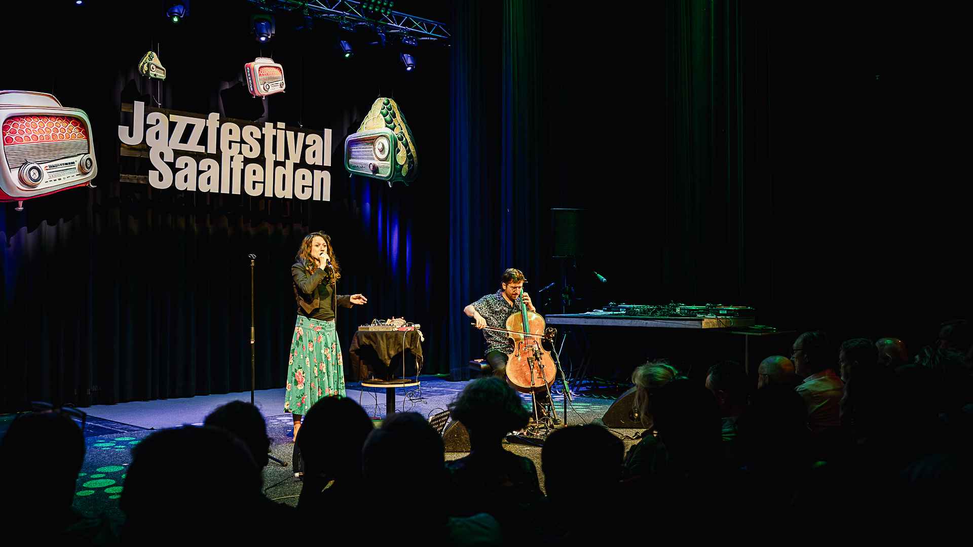 Spielten auf dem Jazzfestival: Leila Martial (links) gemeinsam mit Valentin Ceccaldi.