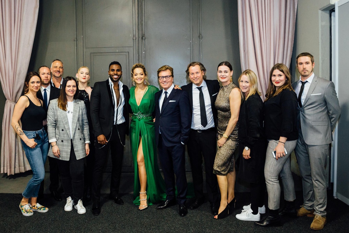 Erfolgreich beim Echo (von links): Nicole Schmidt (Senior Media Manager TV),Fabian Drebes (Marketing Director International Central Europe), Axel Lünebach (Senior Brand Manager Internation...
