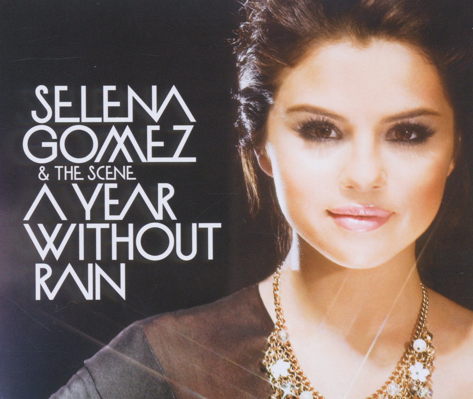 Selena Gomez & The Scene – A Year Without Rain