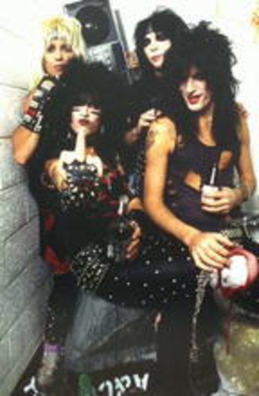 fe33d428047c29dfbcb13c56ef9d2b81aa36cc4d5e7e315ee5741dc70367f9df Wieder zusammen: Mötley Crüe