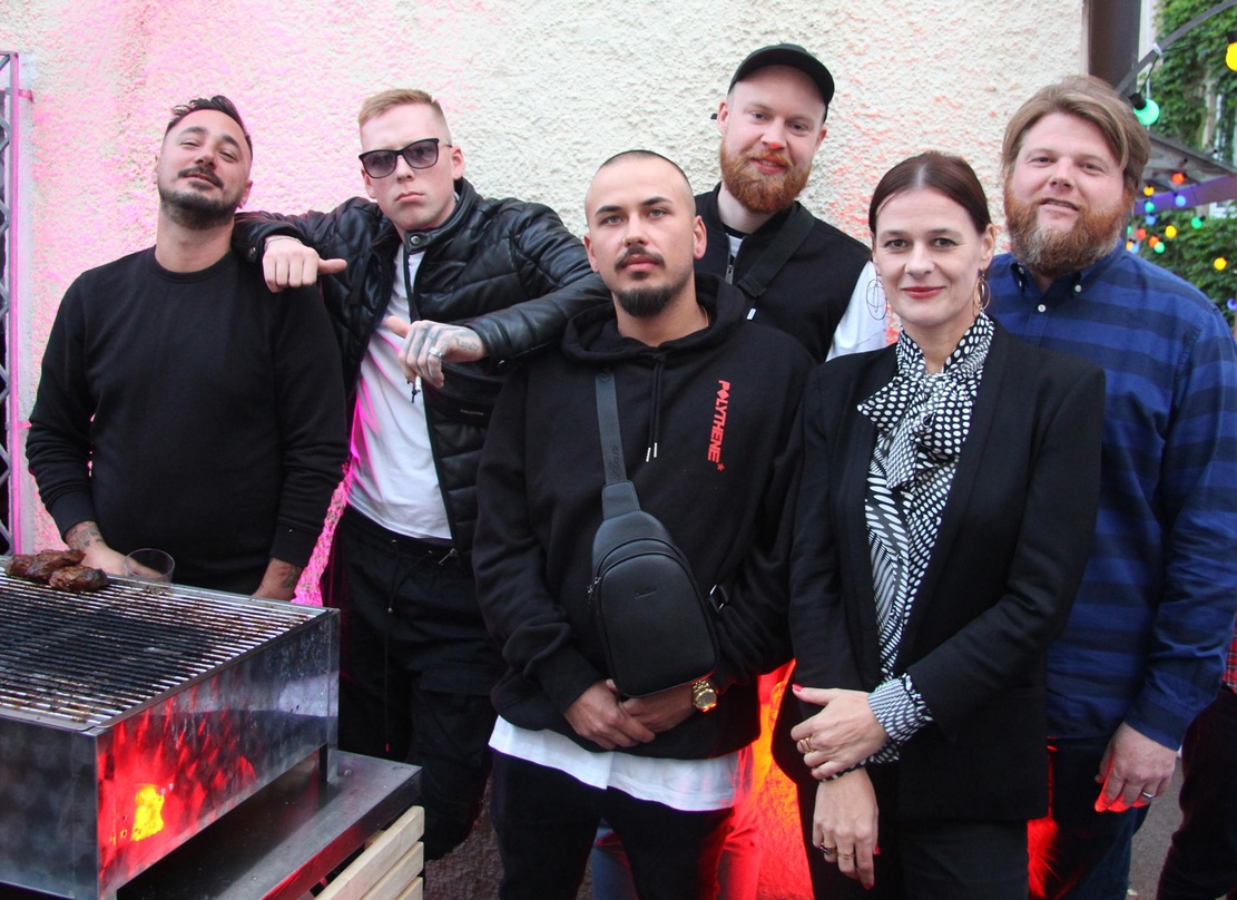Beim Sommerfest von Warner Music in München (von links): Siad Rahman (Head of A&R Warner Music), Bastian Pfob und Maximilian Fabio Rau (beide 022), Niklas Otten (A&R Manager Warner Music),...
