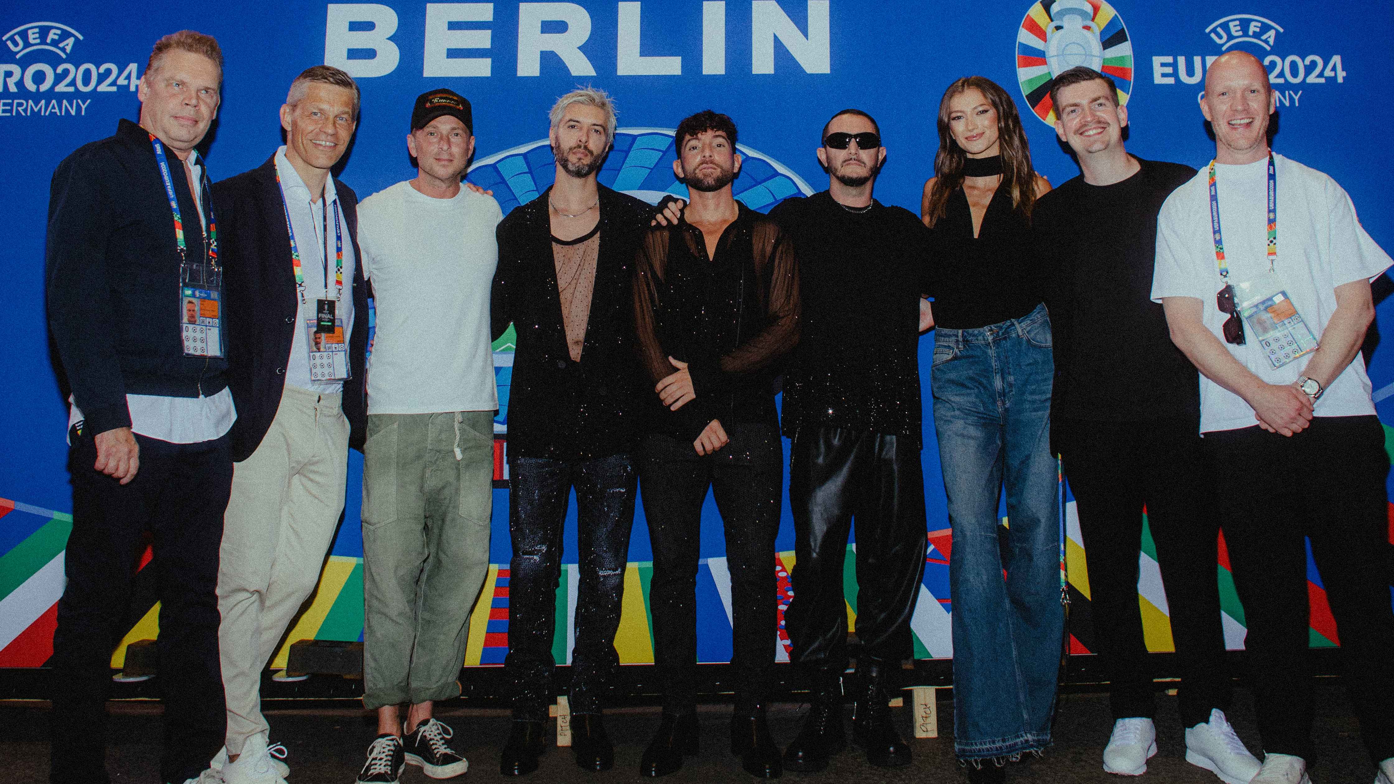 ff07dbbc b413 49c8 9e5d 2e7ddc1978db Trafen sich im Rahmen des EM-Finals (von links): Tom Bohne (President Music Domestic), Frank Briegmann (Chairman & CEO Universal Music Central Europe and Deutsche Grammophon), Ryan Tedder ...