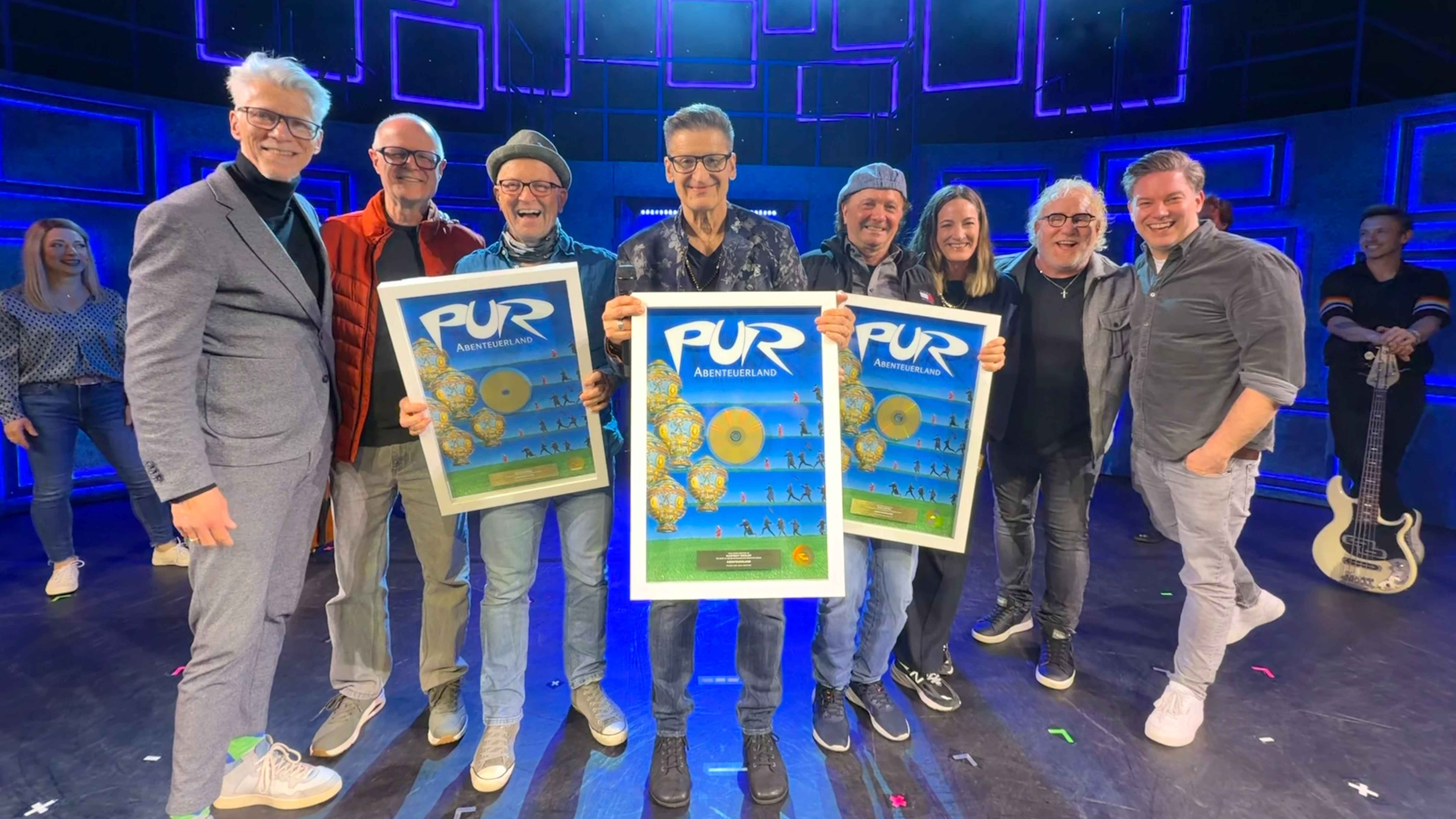 Präsentieren stolz die drei Gold-Auszeichnungen (von links): Götz von Sydow (Management Pur), Matthias Ulmer, Joe Crawford, Hartmut Engler, Rudi Buttas (alle Pur), Stefanie Zoll (Senior Pr...