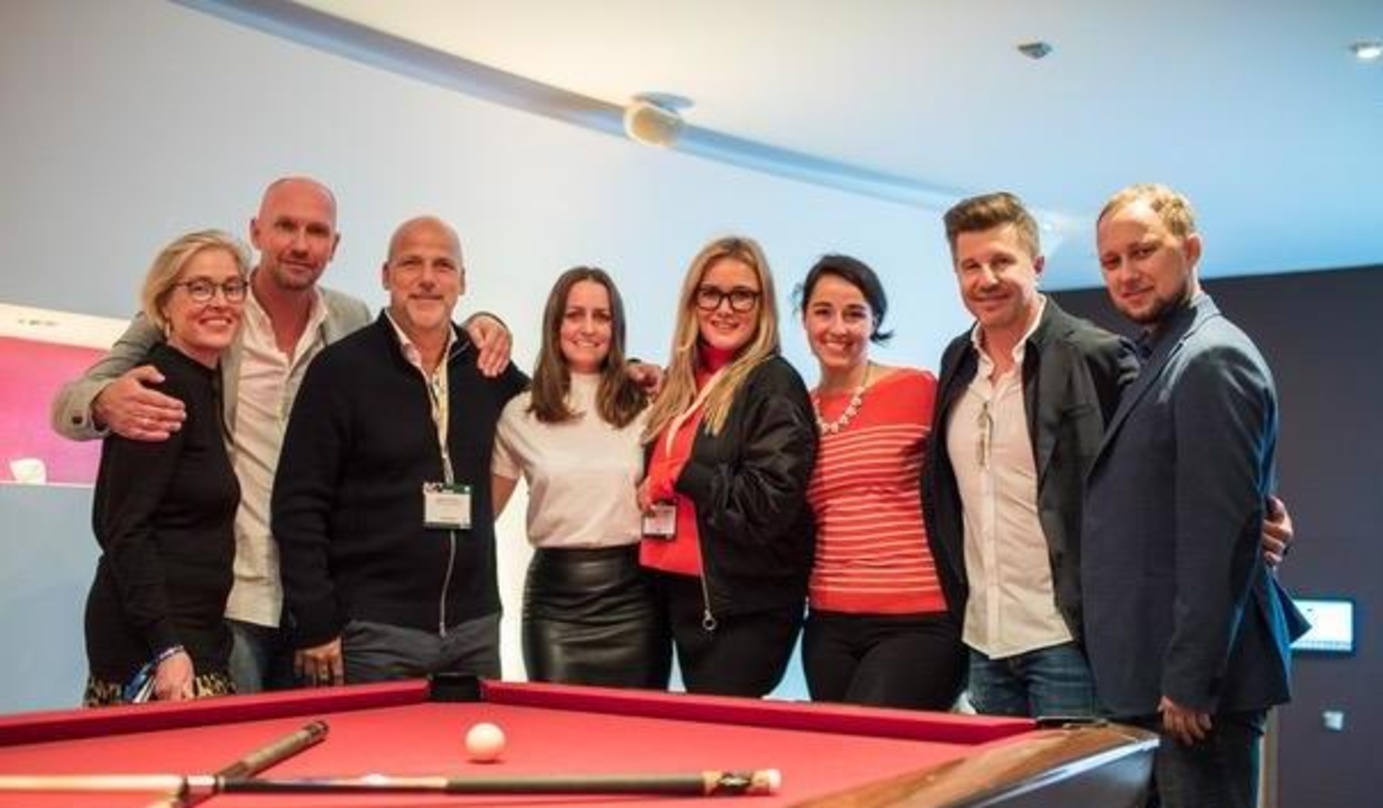 Das Team von Surround (von links): Amke Block (Head of Music Ecosystem Development), Johannes Cordes (SVP Operations), Stefan Schulz (CEO), Anna Kössel (Head of Finance & HR), Katharina Cl...