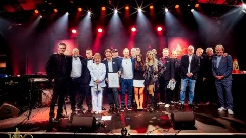 Meisel Musikverlage 100 Jahre Team und Kuensler_innen _C_ Marc Vorwerk