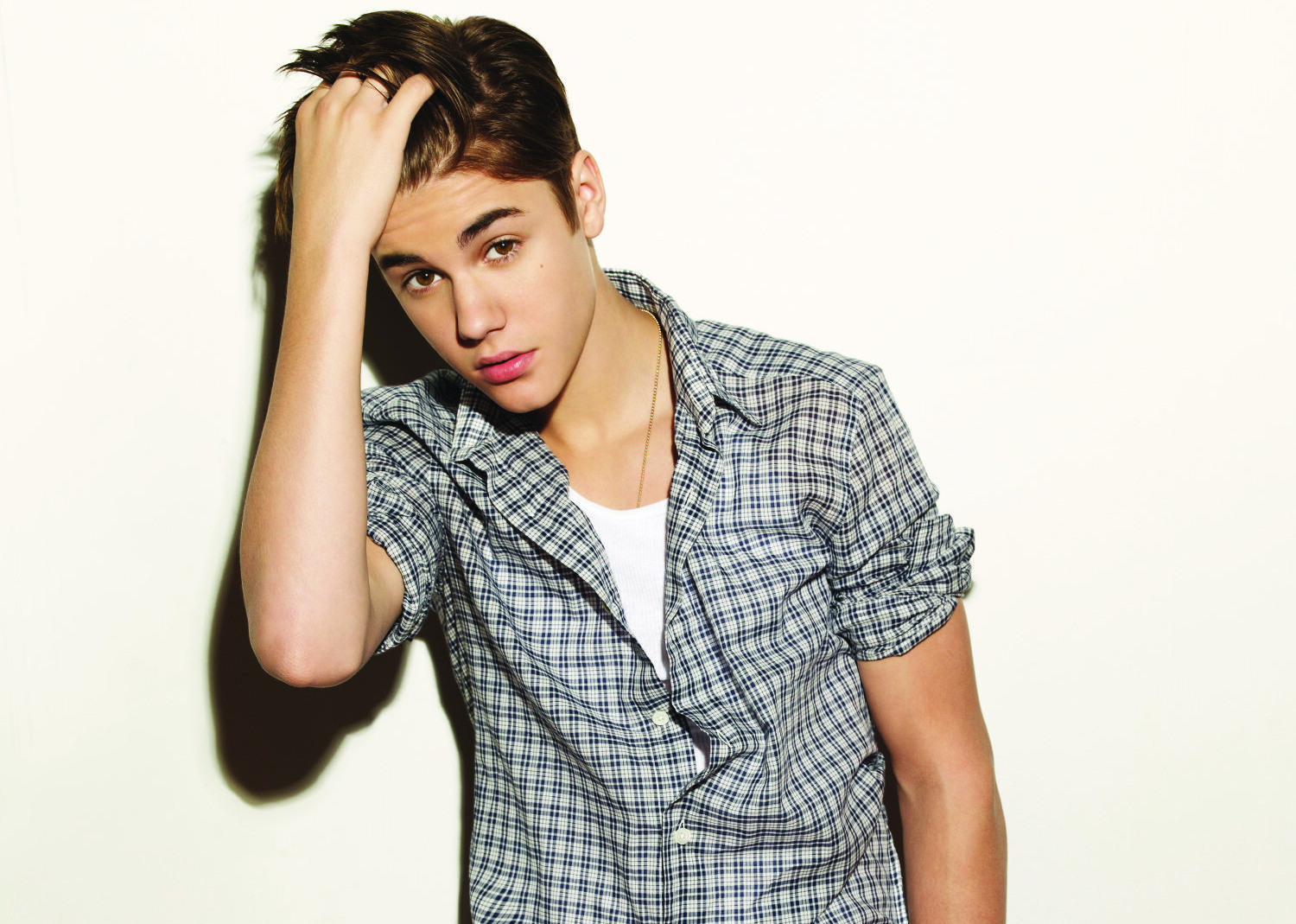 justin-bieber-pressebild-01-2012