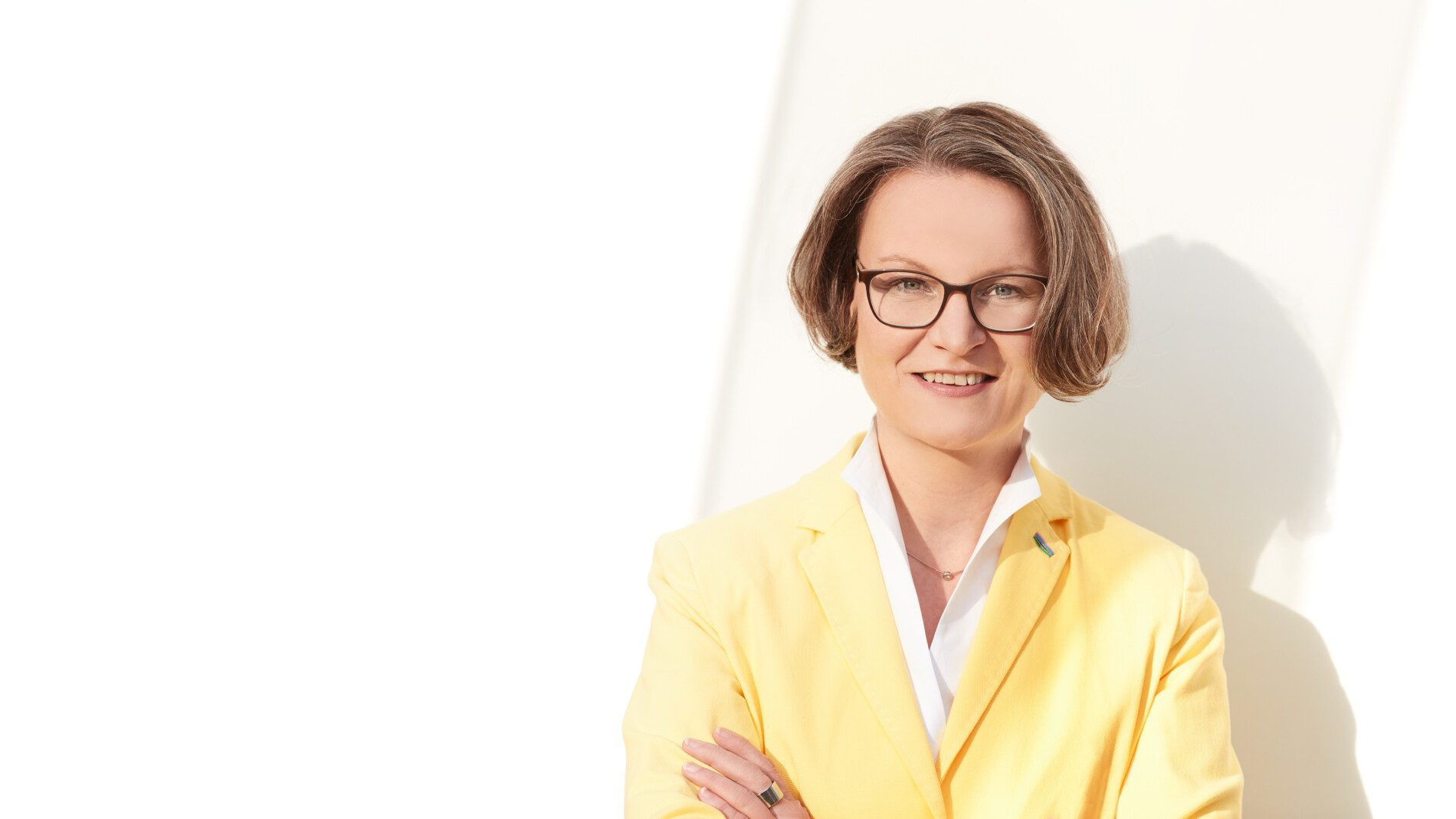 Ministerin Ina Scharrenbach vereinbarte mit der GEMA einen Pauschalvertrag. Foto: Ministerium für Heimat, Kommunales, Bau und Digitalisierung des Landes Nordrhein-Westfalen Ministerin Ina Scharrenbach vereinbarte mit der GEMA einen Pauschalvertrag. Foto: Ministerium für Heimat, Kommunales, Bau und Digitalisierung des Landes Nordrhein-Westfalen